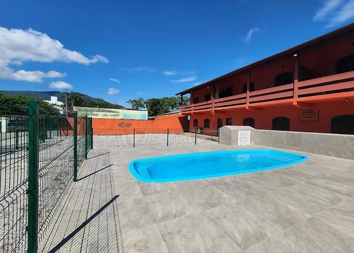 0001.05 - Maranduba - Apto - 2 Dormitório-Ar condicionado - 8 Pessoas - 2 Quadras Do Mar - Piscina - Wi-Fi (Excursão 96 Pessoas)